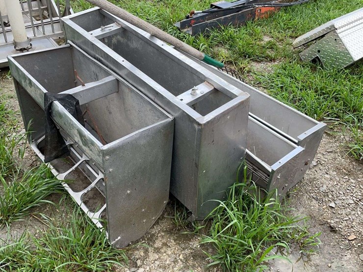 4-stainless-hog-feeders-image-2