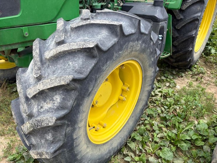 2020-john-deere-6105e-image-7
