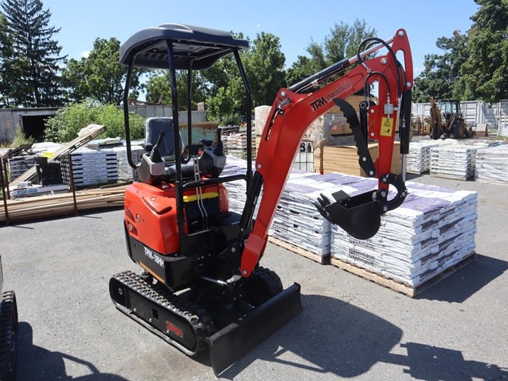 tpm-18hh-mini-excavator-image-2