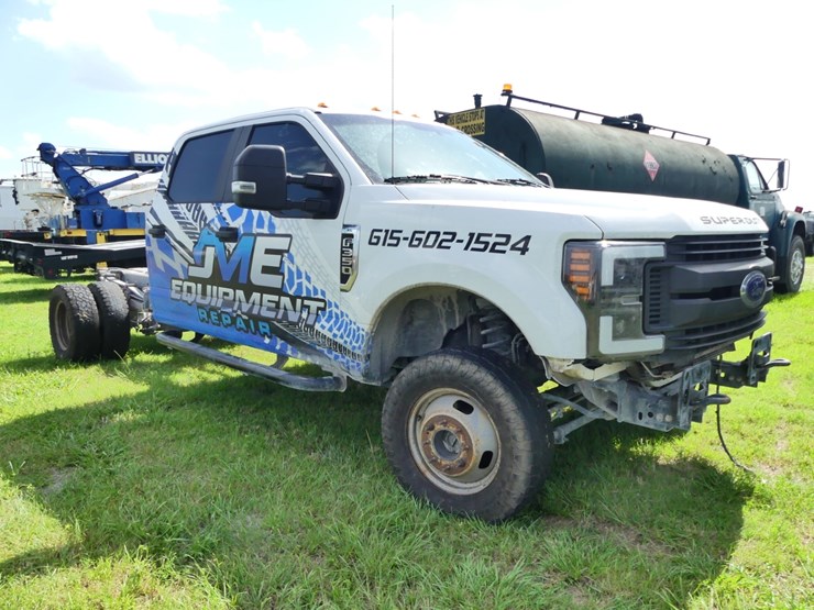 2017-ford-f350-xl-image-1