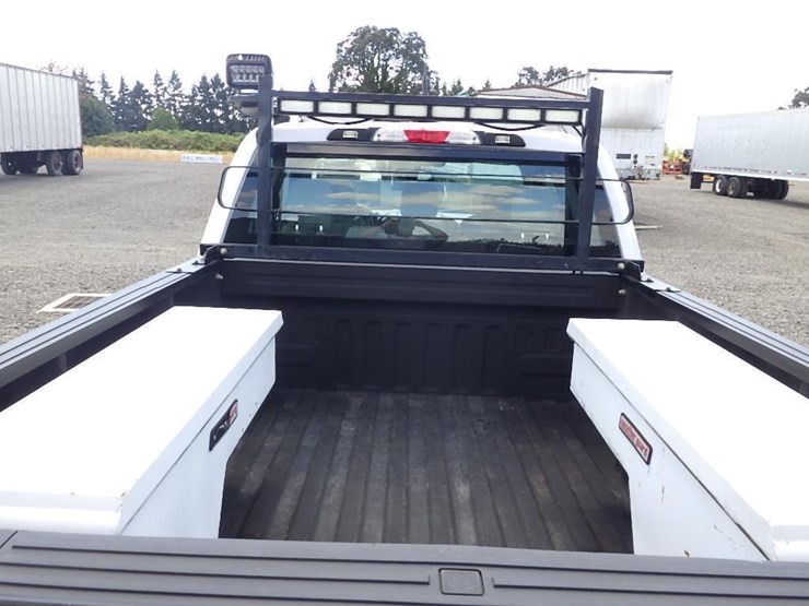2017-ford-f150-image-16