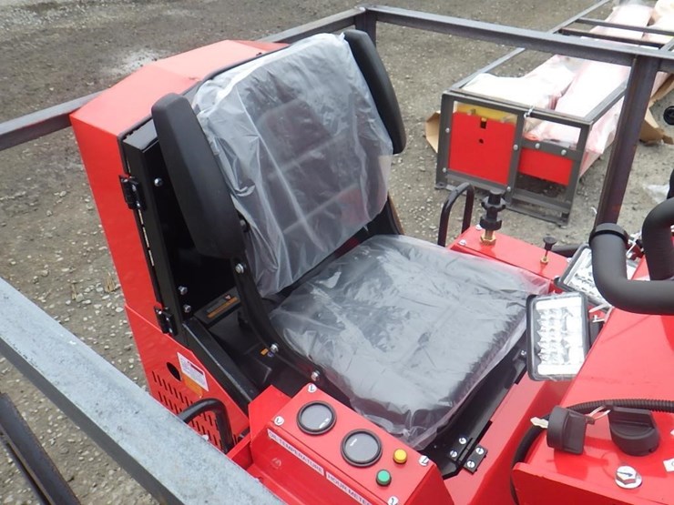 2026-agt-sda-140t-skid-steer-tracked-loader-image-9