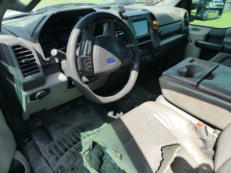 2017-ford-f350-xl-image-13
