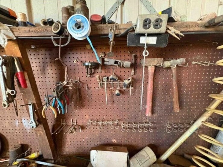 contents-of-northwest-wall-image-18