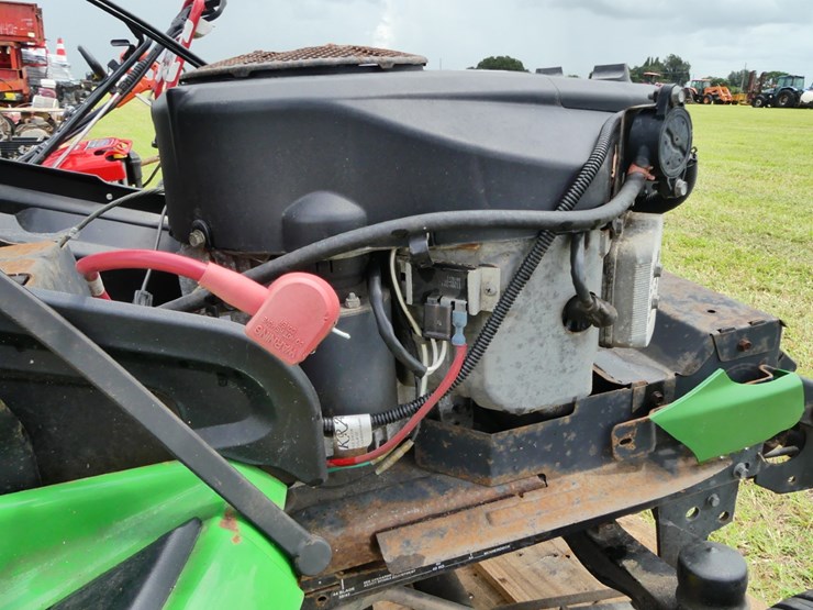 john-deere-x320-image-7