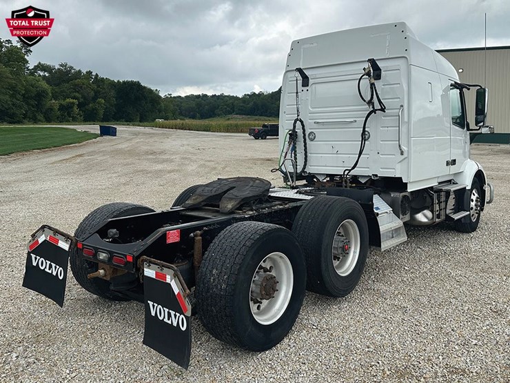 2020-volvo-vnr640-image-2