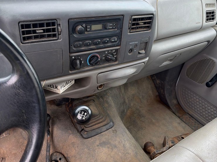 1999-ford-f250-xl-image-32
