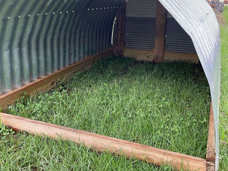 galvanized-animal-hut-image-3