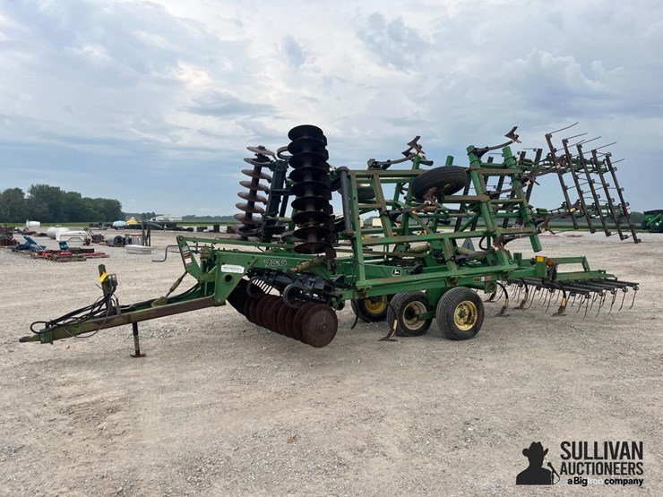 john-deere-726-image-1