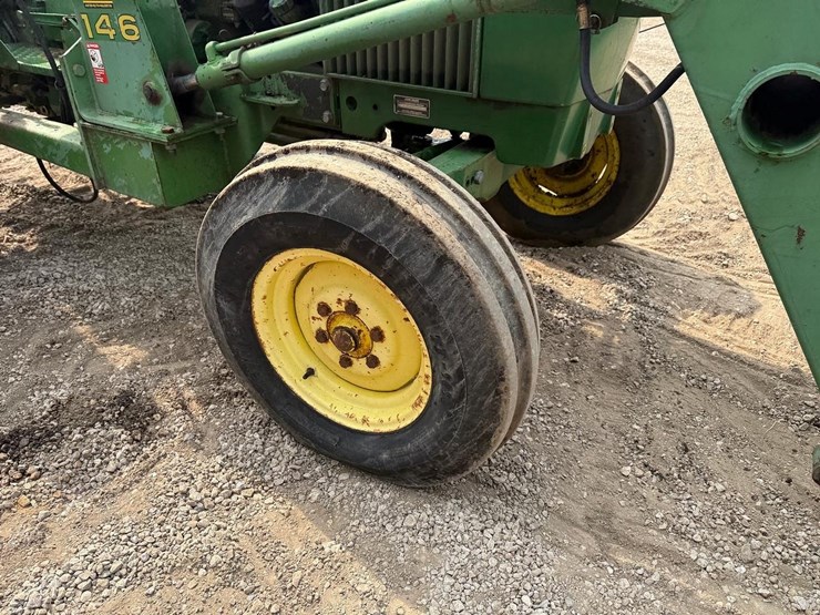 john-deere-2350-image-11