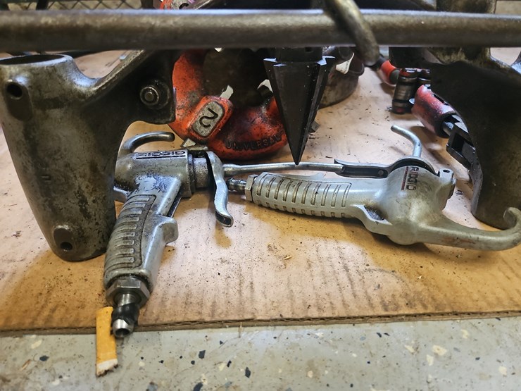 ridgid-pipe-threader-accessories-image-2