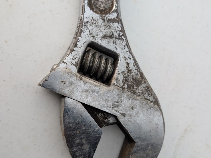 pair-of-adjustable-wrenches.-#207-image-2