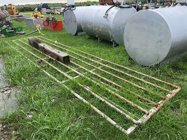 2--20ft-steel-cattle-gates,-1-has-hinges-image-1