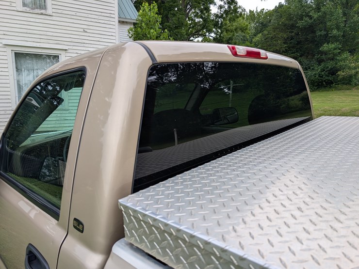 2004-gmc-3500-image-30