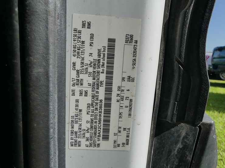 2017-ford-transit-image-13