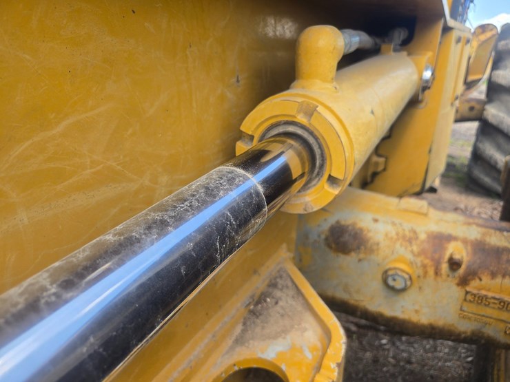 2015-caterpillar-525d-image-70