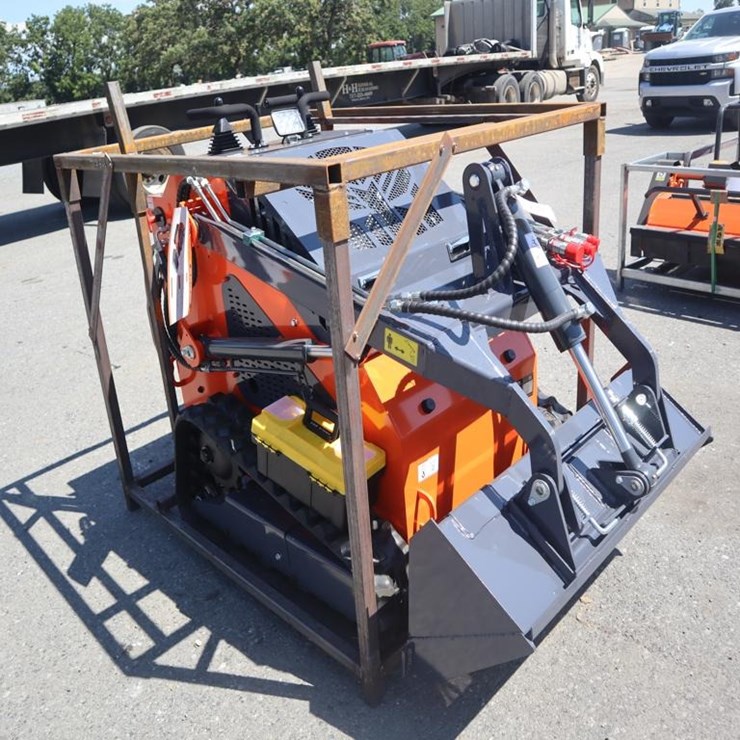 TPM T460 Stand On Skid Steer Loader