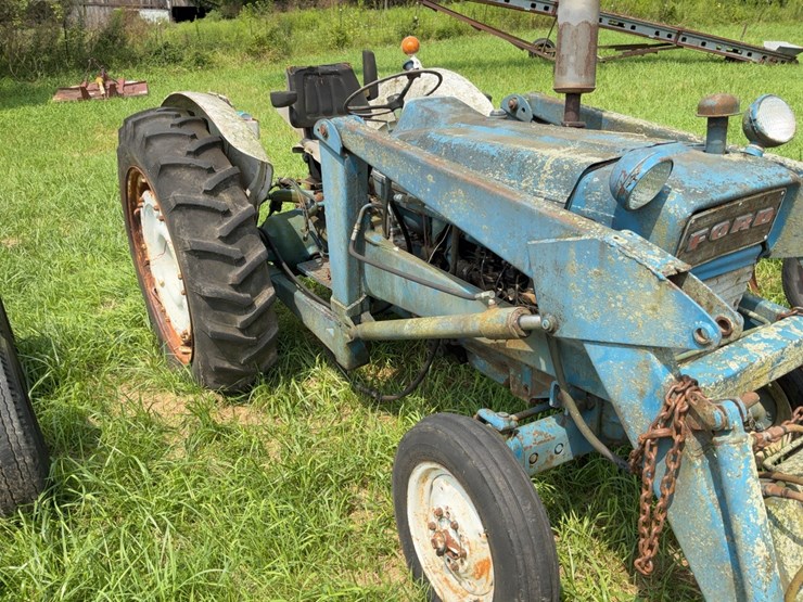 ford-4000-image-3