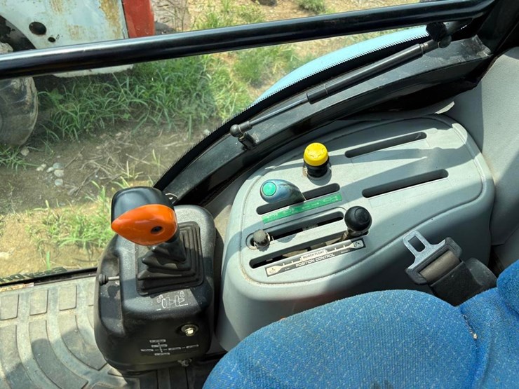 new-holland-boomer-3040-image-24