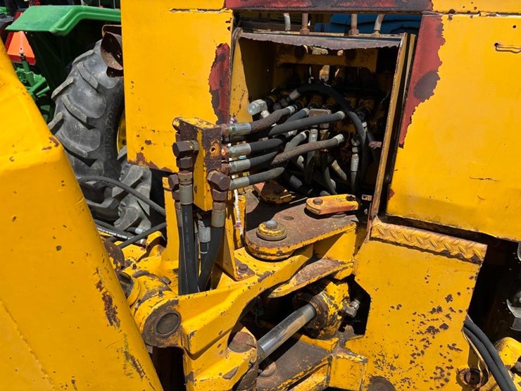 john-deere-310-image-12