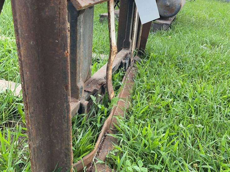 pallet-forks-for-skid-steer,-has-bent-frame-image-5
