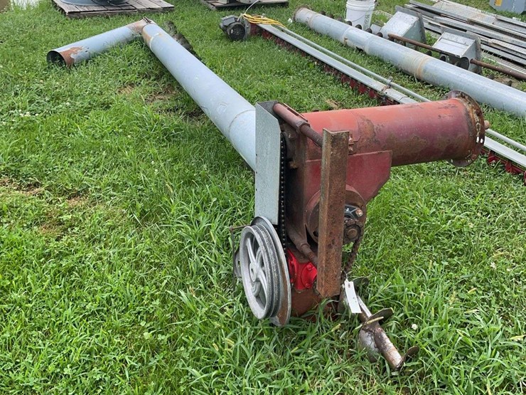 8"-hutchinson-upright-grain-bin-unloading-auger-image-1