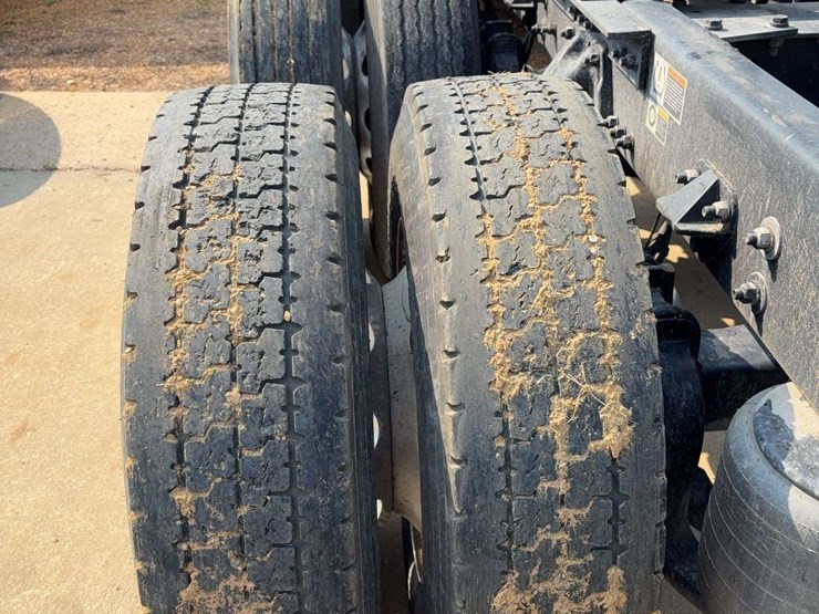 2022-kenworth-t680-image-6