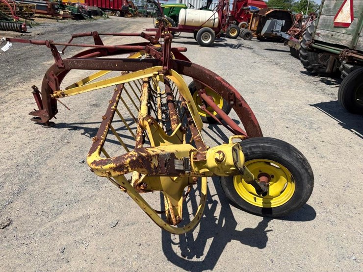new-holland-256-image-3