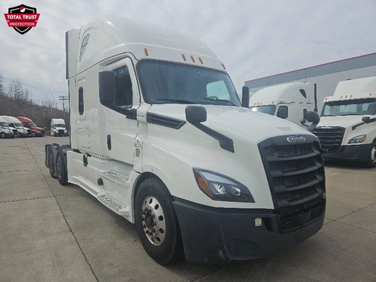 2020-freightliner-cascadia-126-image-1