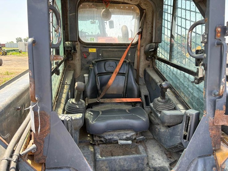 2018-deere-320g-image-7
