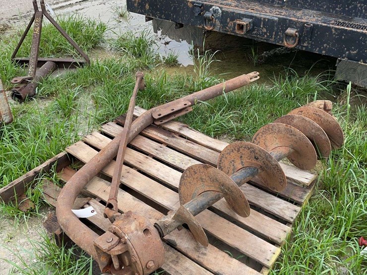12"-post-hole-digger-image-1