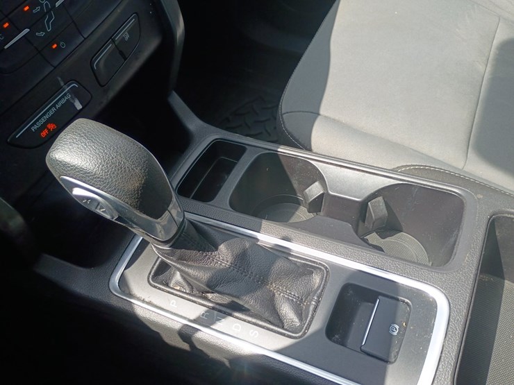 2017-ford-escape-image-40