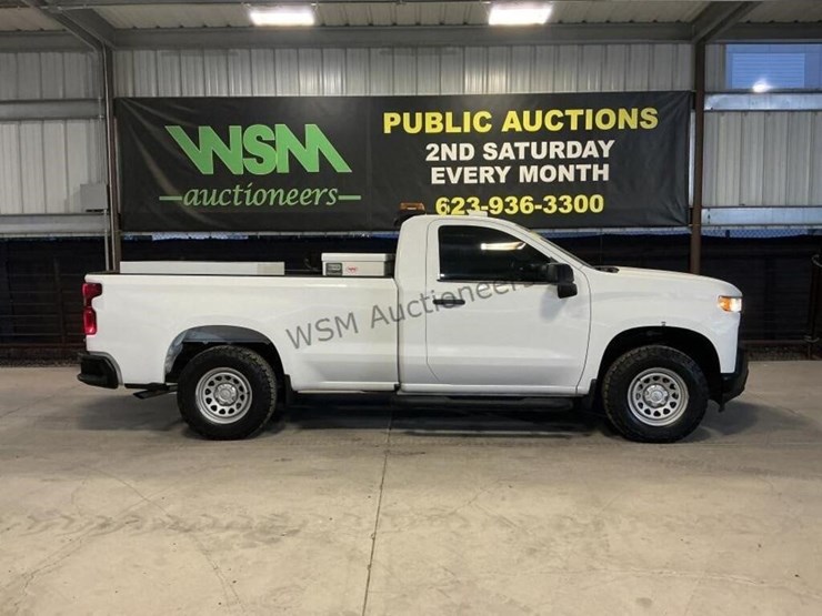 2021-chevrolet-silverado-1500-image-1