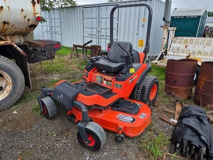 kubota-zd331-image-1