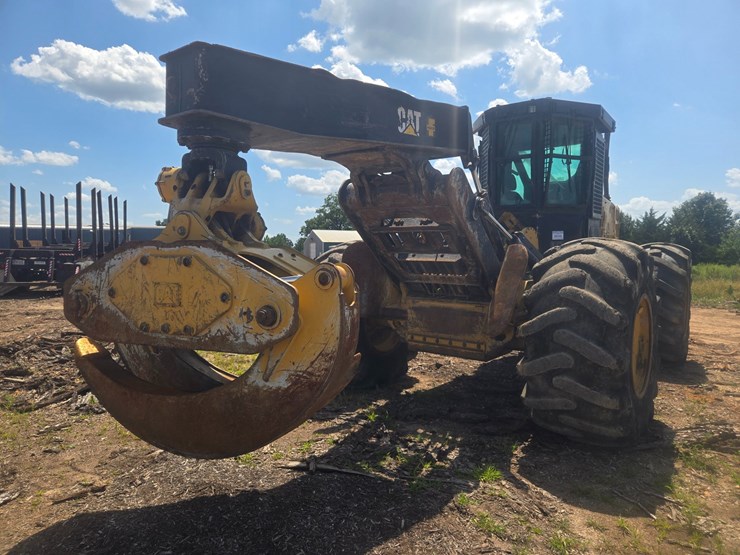 2015-caterpillar-525d-image-10
