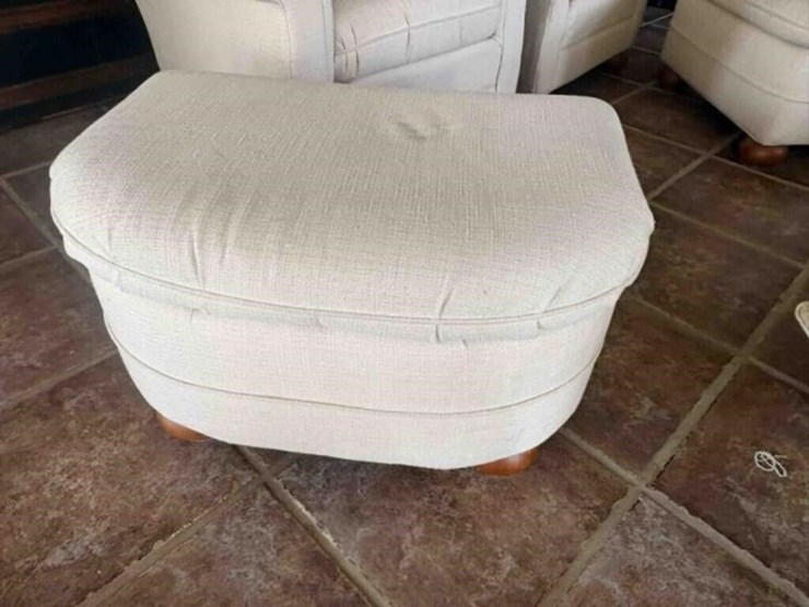 2-cream-armchairs-and-ottoman-image-5