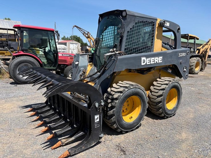 deere-328d-image-1