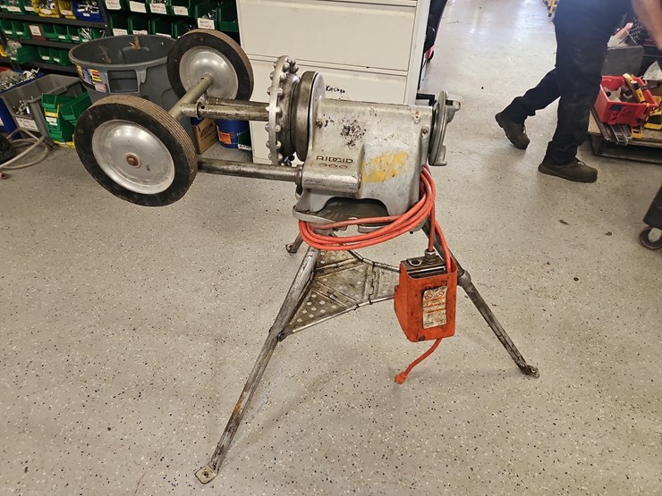 rigid-300-pipe-threader-image-2