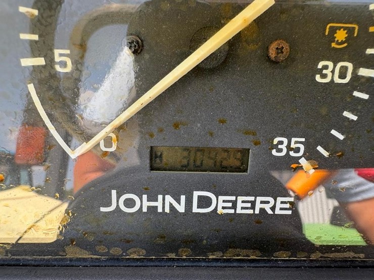 2015-john-deere-4105-image-21