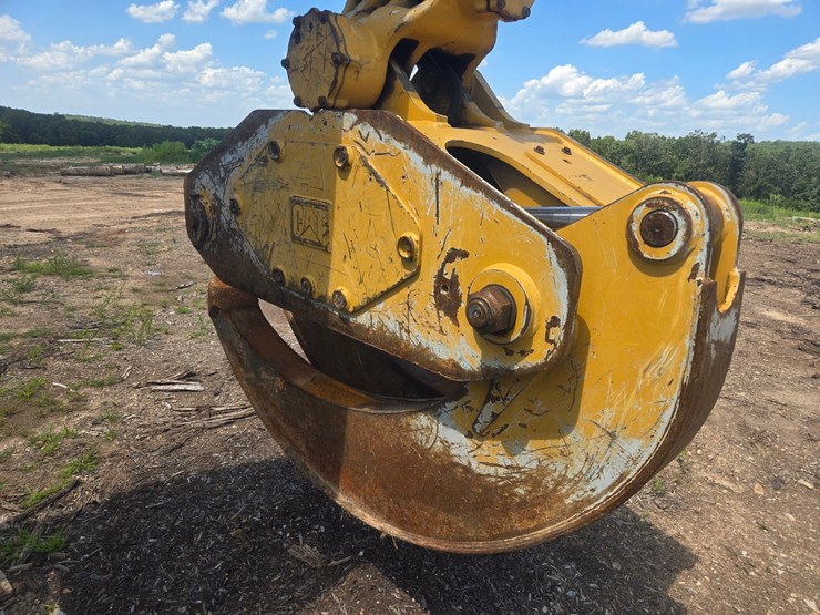2015-caterpillar-525d-image-53