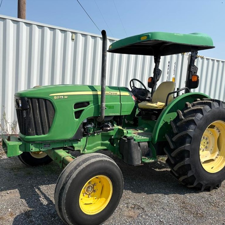 JOHN DEERE 5075M