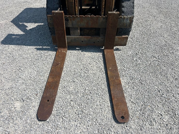 cat-forklift-image-26