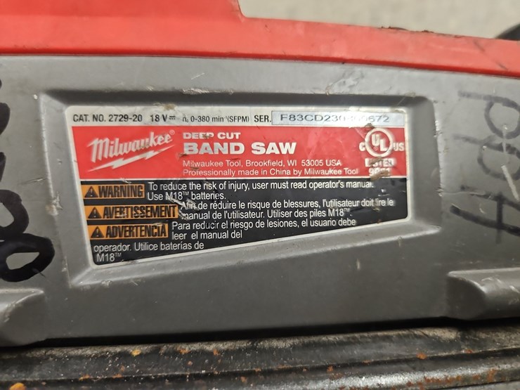 milwaukee-cordless-band-saw-image-3