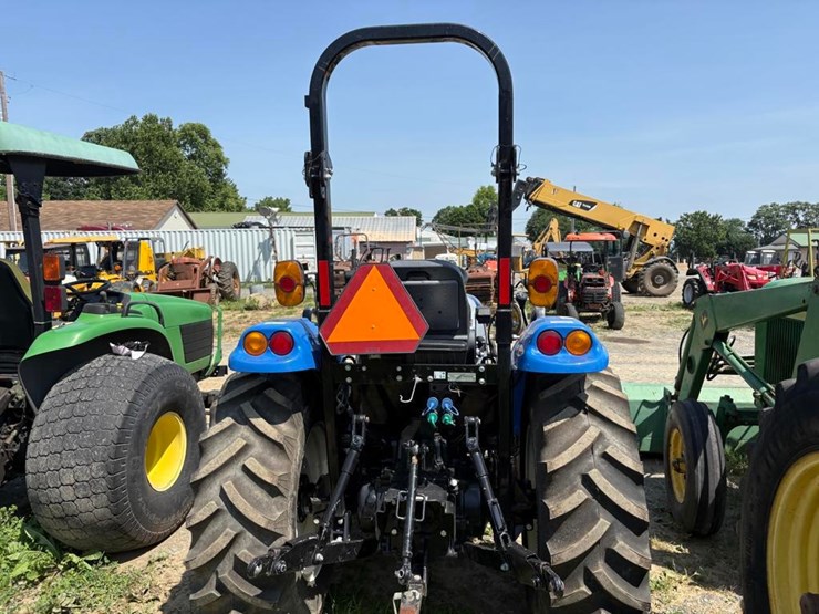 new-holland-boomer-45-image-18