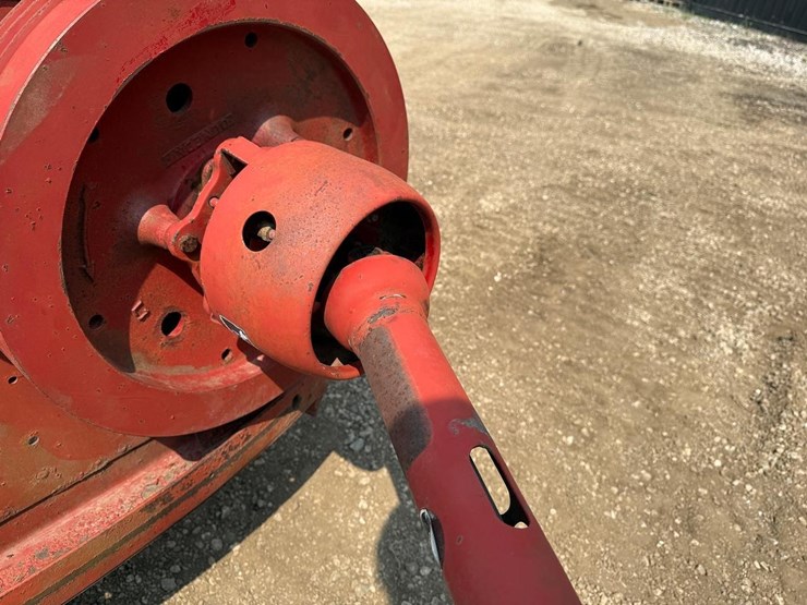 new-holland-565-image-10