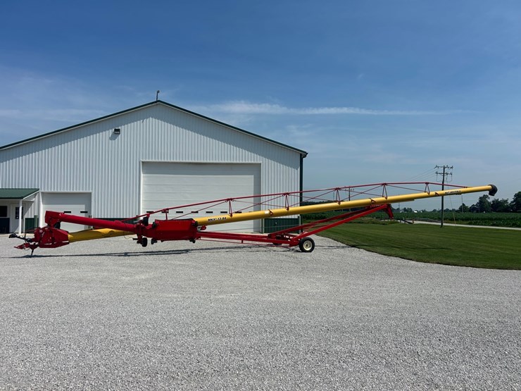 2022-westfield-mkx2-13-84-swing-away-auger-image-2
