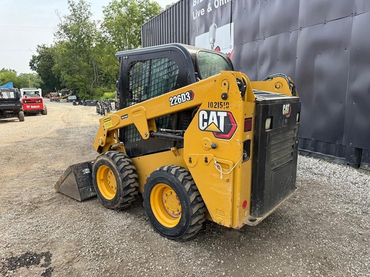 2023-caterpillar-226d-image-2