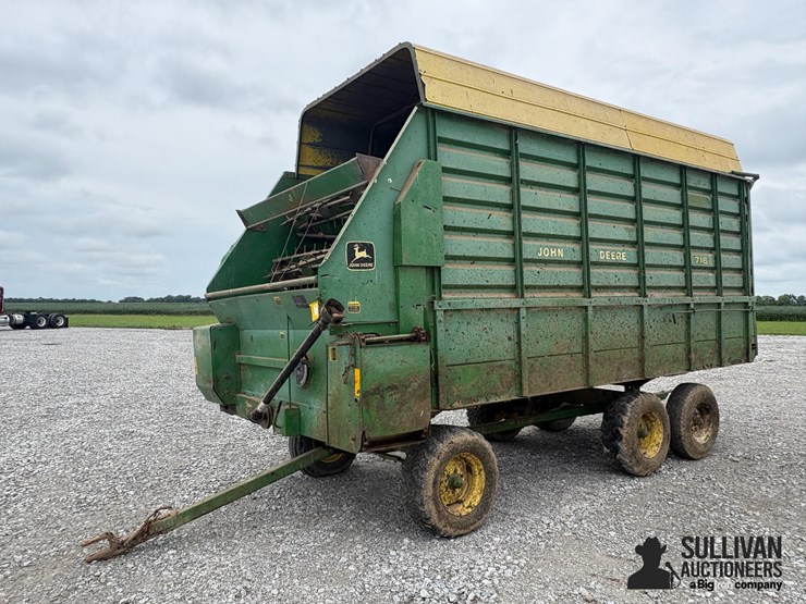 john-deere-716-image-1