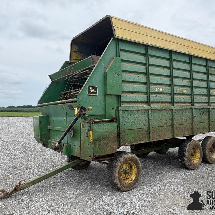 JOHN DEERE 716