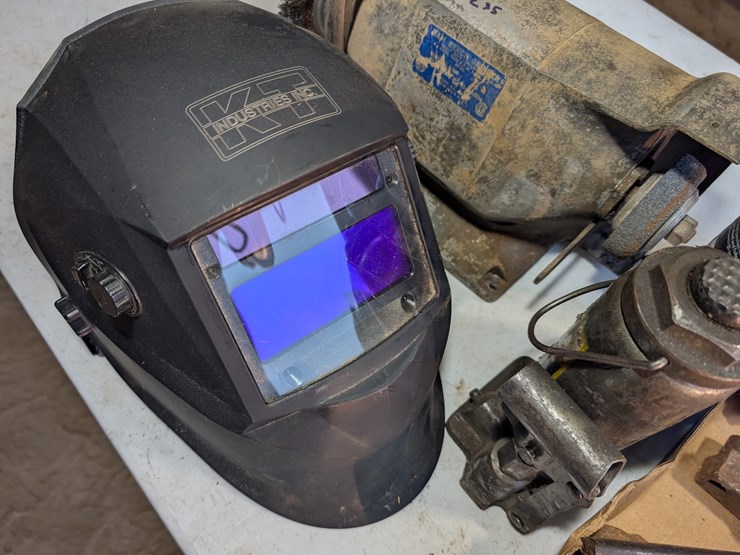 auto-darkening-welding-helmet,-bench-grinder,-bottle-jack,-torches,-gear-puller-&-misc.-#235-image-9